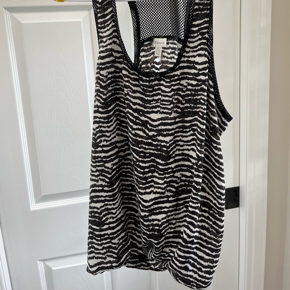 Dynamite tank top - Picture 2 of 2